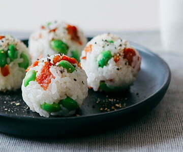 BOUCHÉES DE RIZ AUX POIS EDAMAME ET BACON